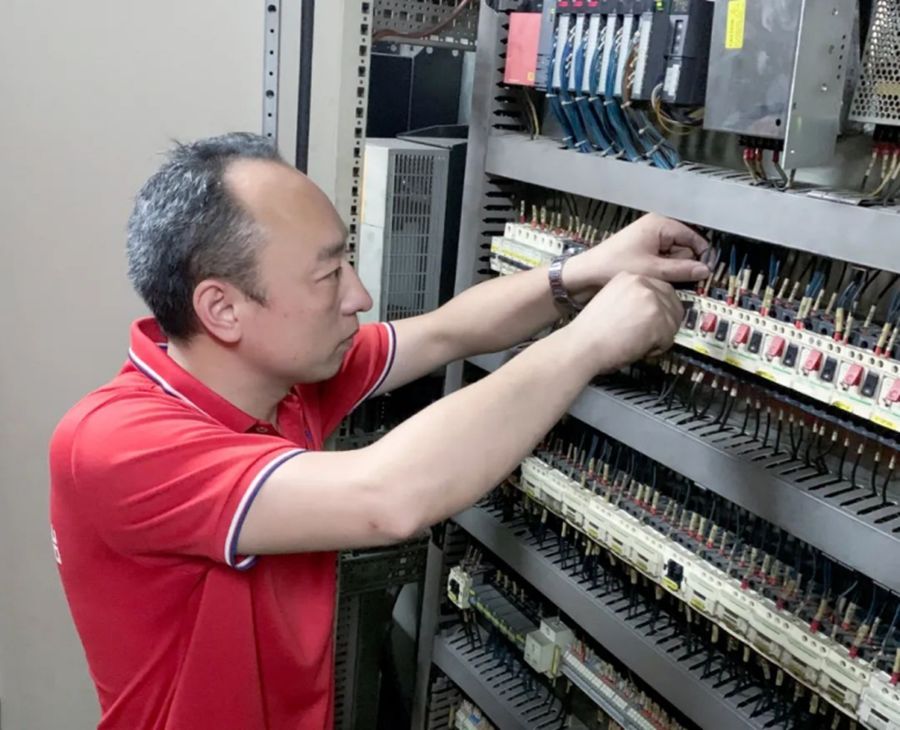 热列祝贺我司雷军同志荣获阳新“手艺大赛一等奖”！_Hubei Jintian Tyre Co., Ltd
